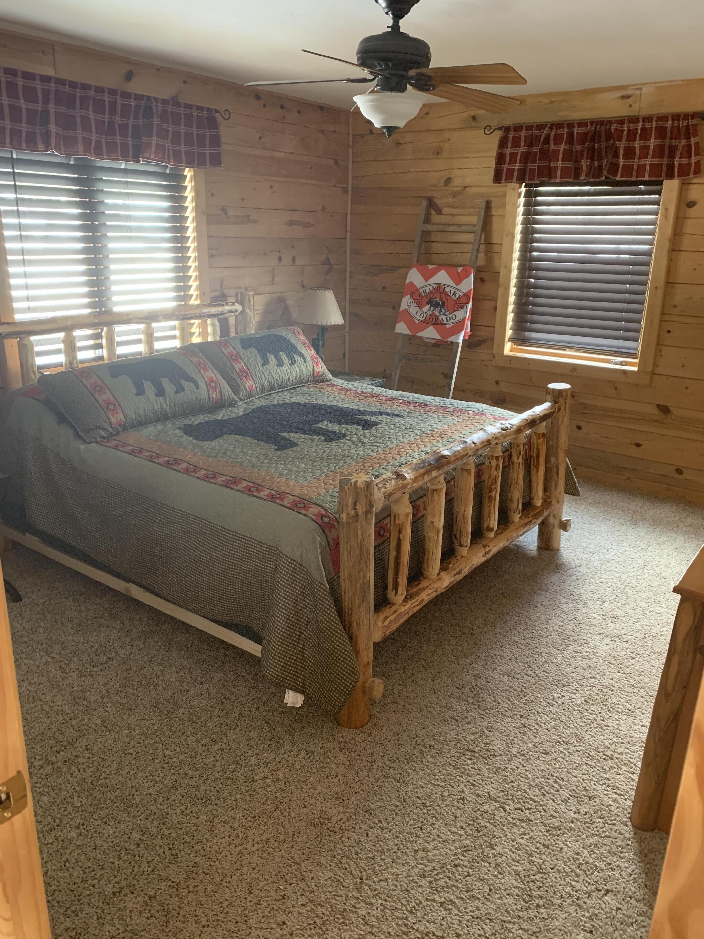 Majestic River Cabin w/ parking on 1.11 acres