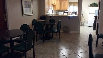 Free daily continental breakfast
