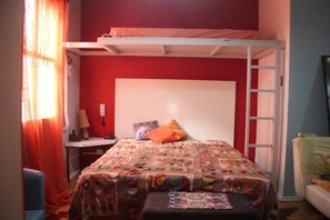 1 habitación, escritorio, tabla de planchar con plancha y wifi gratis 