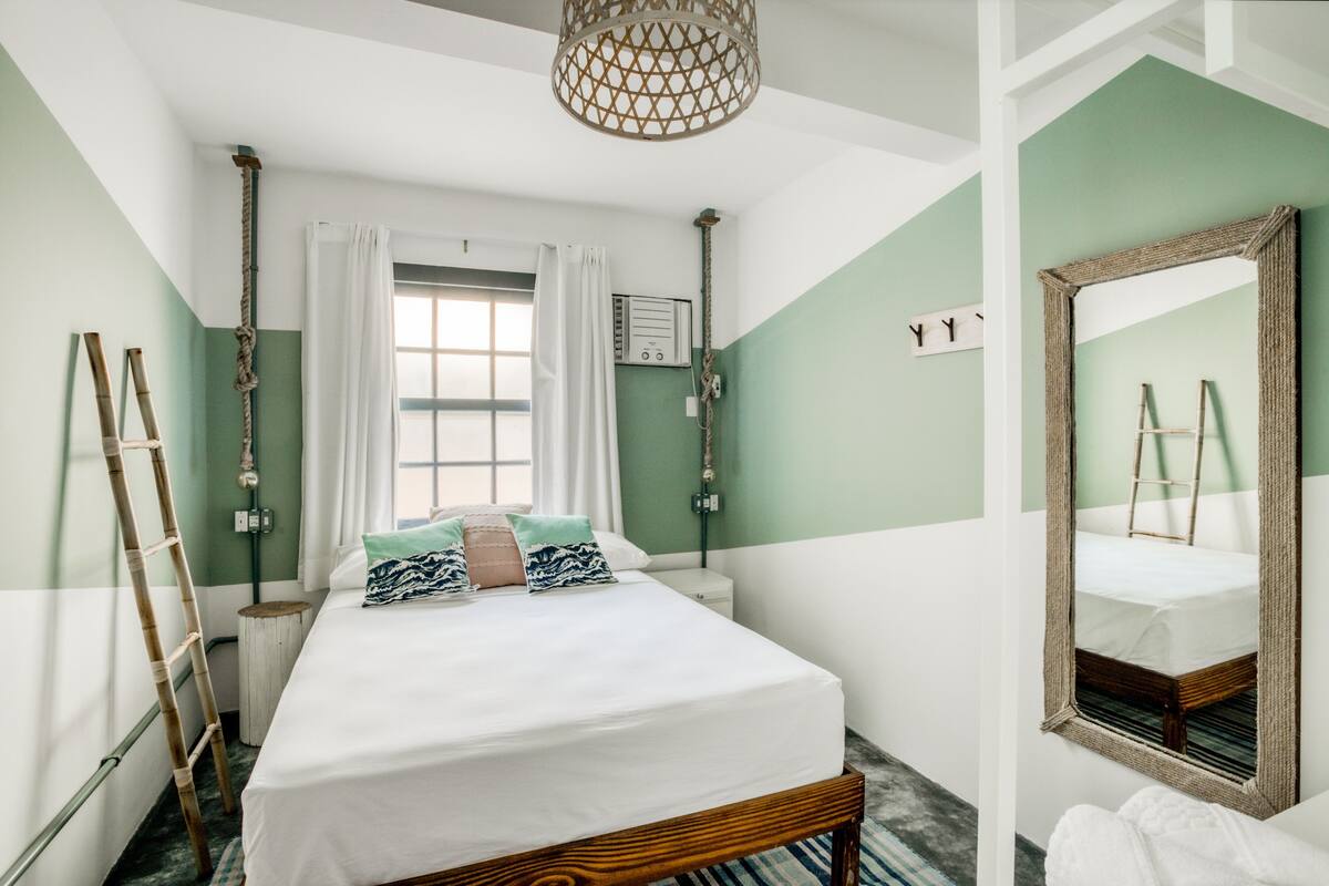 Economy Room, 1 Double Bed | WiFi (free), bed sheets