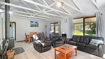 Smart TV, fireplace, DVD player