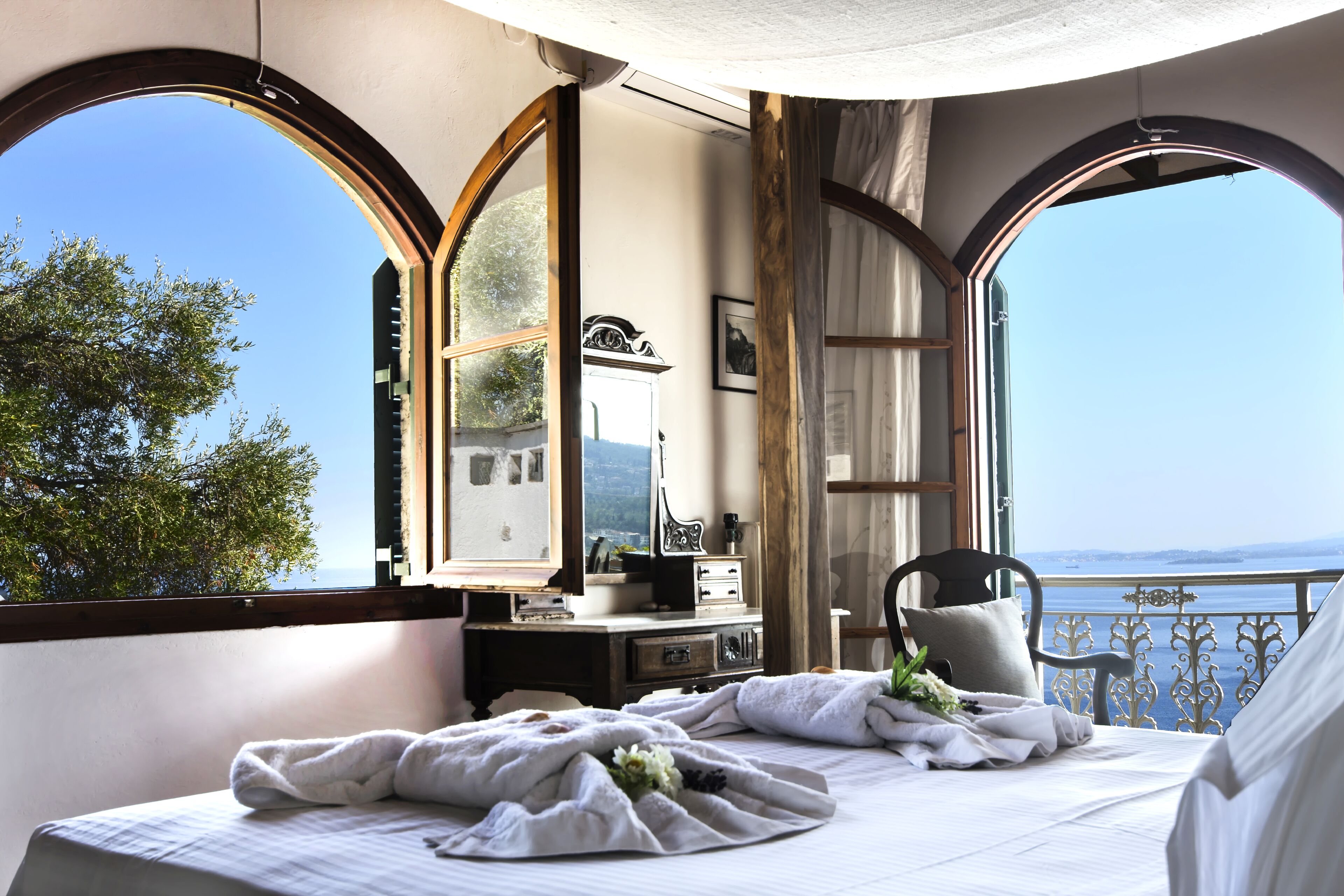 2 bedrooms, in-room safe, WiFi, bed sheets