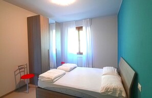 2 chambres, accĂšs au Wi-Fi (inclus), literie fournie