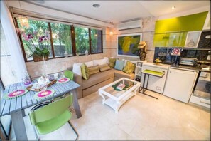 Apartment, 1 Queen Bed with Sofa bed (1 Bathroom - C1-B) | Private kitchen | Fridge, microwave, oven, stovetop