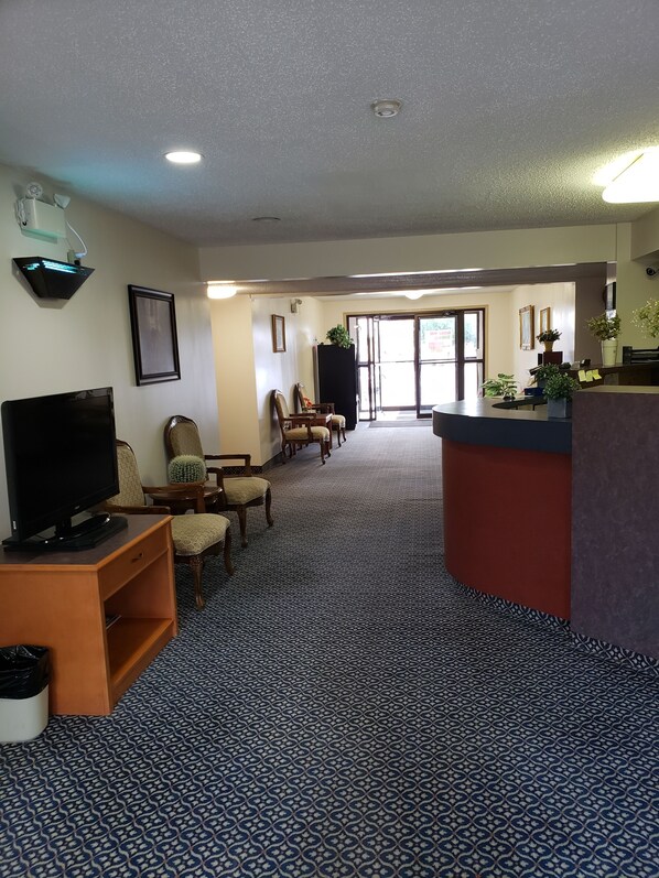 Interior entrance - Tower Inn (Estevan)