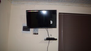 스탠다드룸 | TV