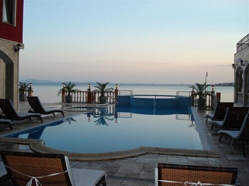 New luxury apartment directly on the private sandy beach in 4 star aparthotel 