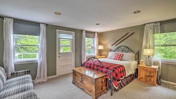 3 bedrooms, desk, iron/ironing board, internet