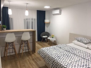 1 chambre, chambres insonorisées, fer et planche à repasser