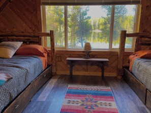 5 habitaciones, tabla de planchar con plancha y cuna de viaje 