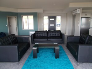 Interior - Niagara Ridge Retreat Gateway to the Catlins (Niagara)