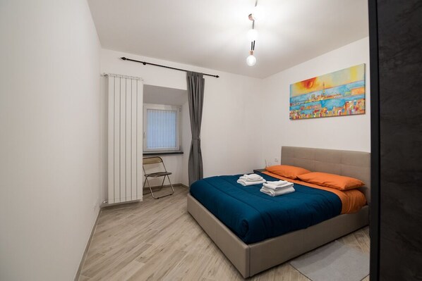 2 Schlafzimmer, Schreibtisch, laptopgeeigneter Arbeitsplatz