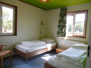 3 habitaciones, cuna de viaje, wifi y ropa de cama 