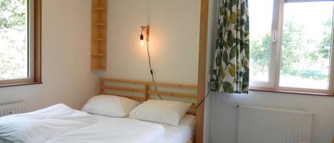 3 makuuhuonetta, vauvan matkasänky, Wi-Fi, vuodevaatteet