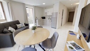 In-room dining - The City Residence in Jerusalem (Jerusalem)