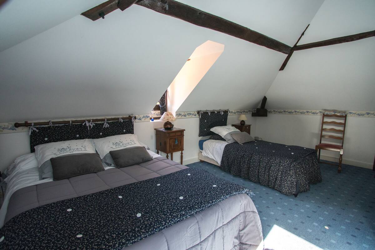Familie suite (La lanterne) | 1 slaapkamer, luxe beddengoed, verduisterende gordijnen, gratis wifi