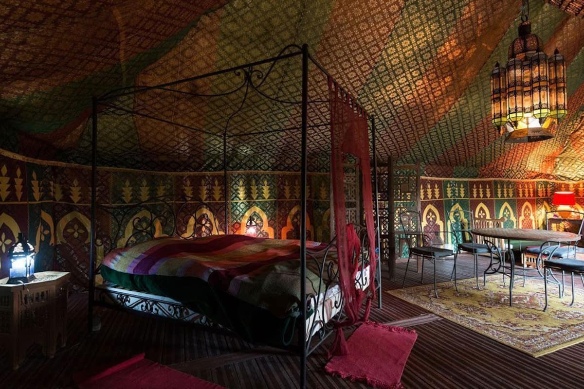 Kamar | 1 kamar tidur dan didekorasi berbeda-beda