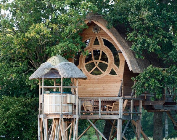 Décoration personnalisée, ameublement personnalisé, draps fournis