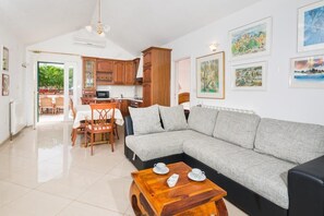 Flat-screen TV - Villa Agape - Three Bedroom Villa with Swimming Pool (Mirca)