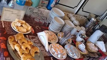 Café da manhã self-service grátis todos os dias