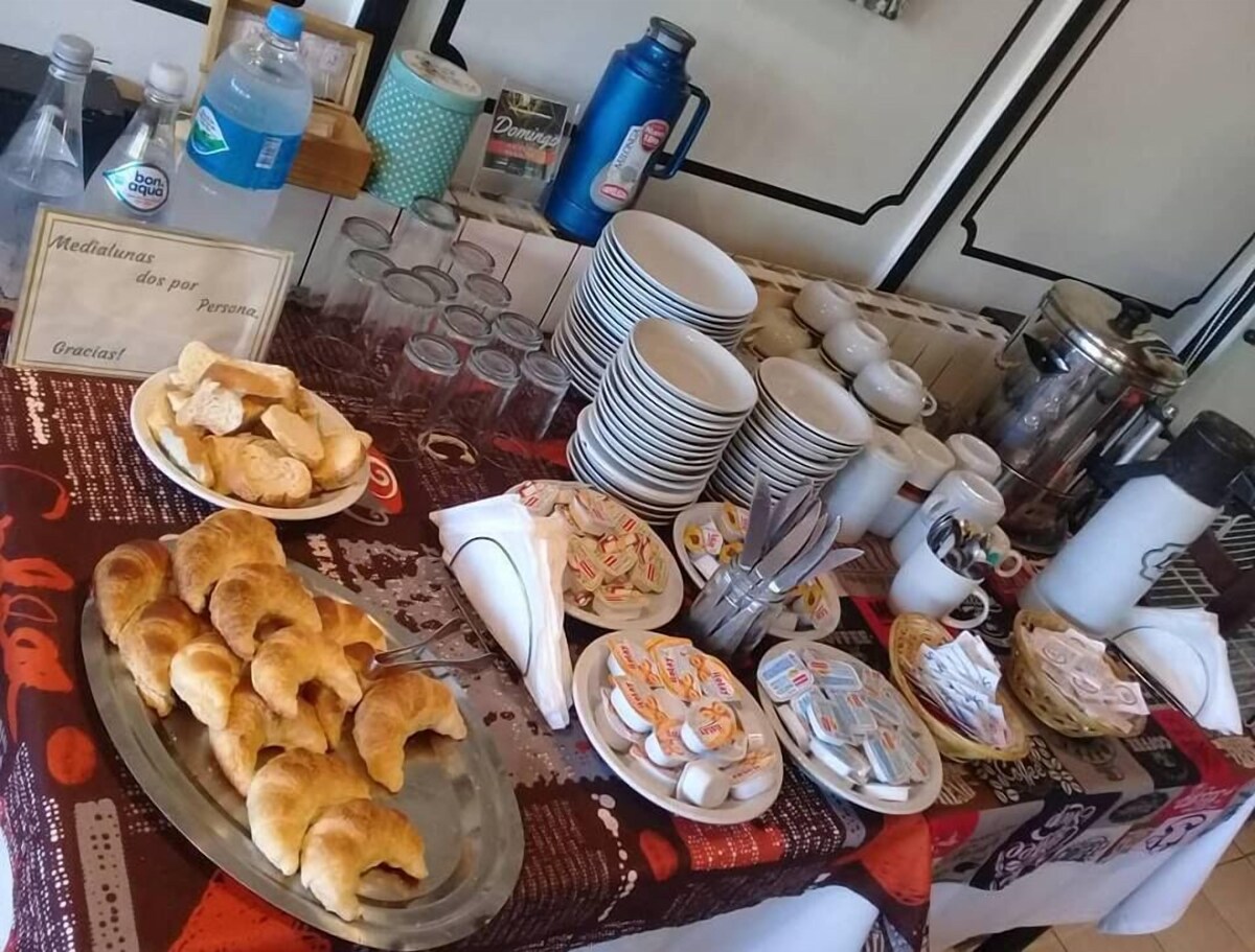 Desayuno autoservicio gratuito y diario