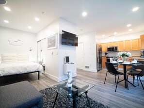 1 Schlafzimmer, Bügeleisen/Bügelbrett, Reisekinderbett, kostenloses WLAN