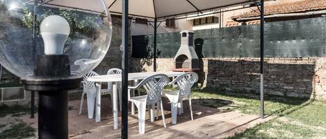 屋外ダイニングエリア