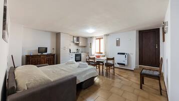 1 chambre, fer et planche Ă repasser, Wi-Fi, draps fournis