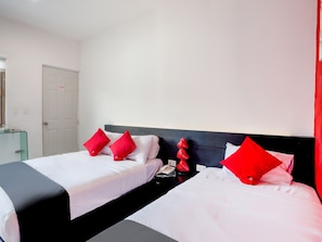 Quarto família, 2 camas de casal | 1 quarto, edredons de pluma, quartos à prova de som, Wi-Fi de cortesia
