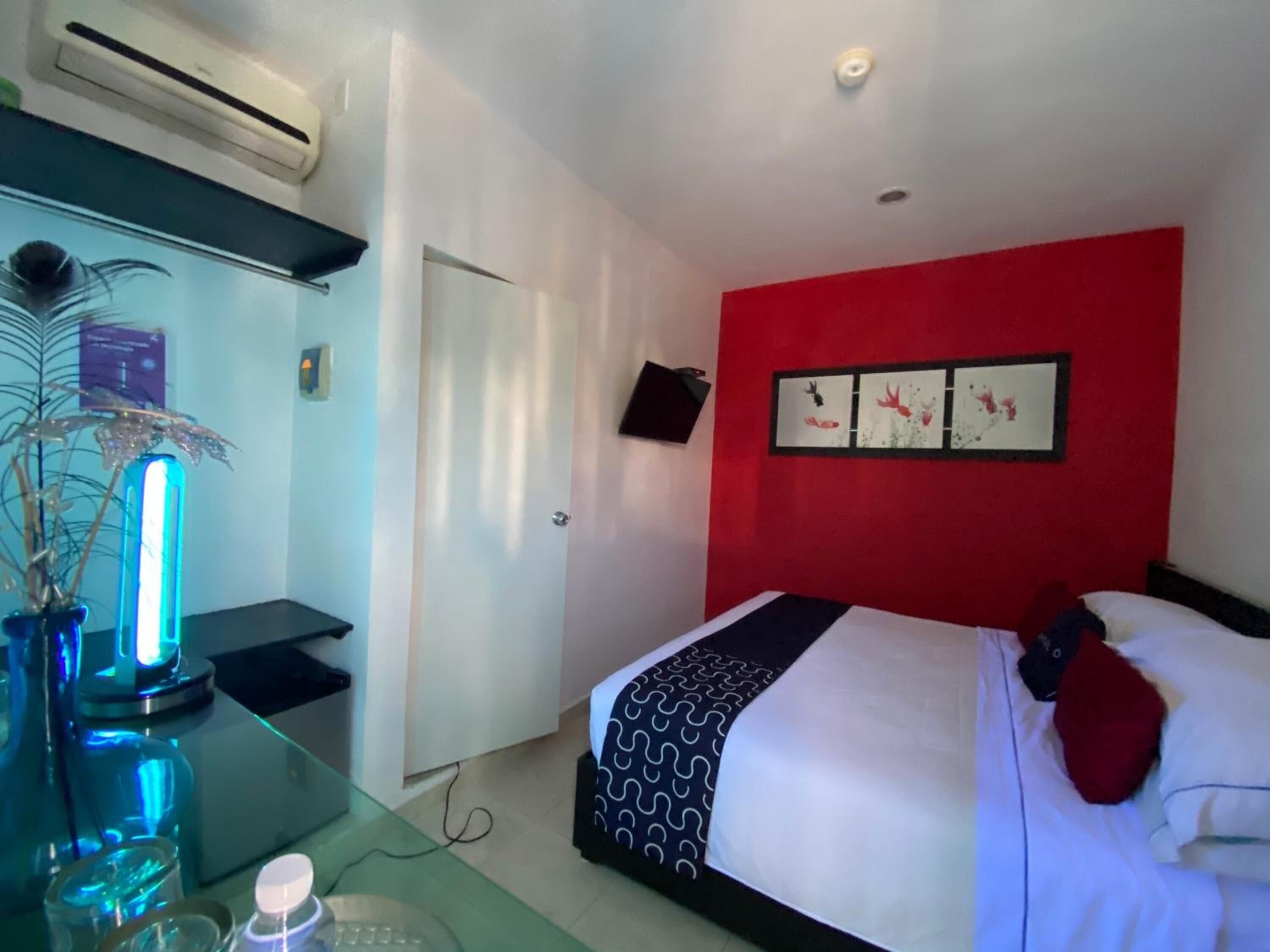 1 bedroom, down duvets, soundproofing, free wifi