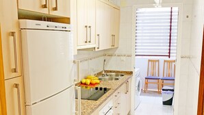 茶具/咖啡用具、冰箱、微波炉、烤箱