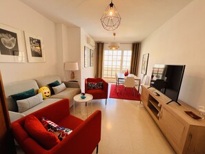 TV, Netflix, streaming services - RINCÓN ☀️ WIFI + NETFLIX + POOLS + SEA ☀️ (La Cala del Moral)