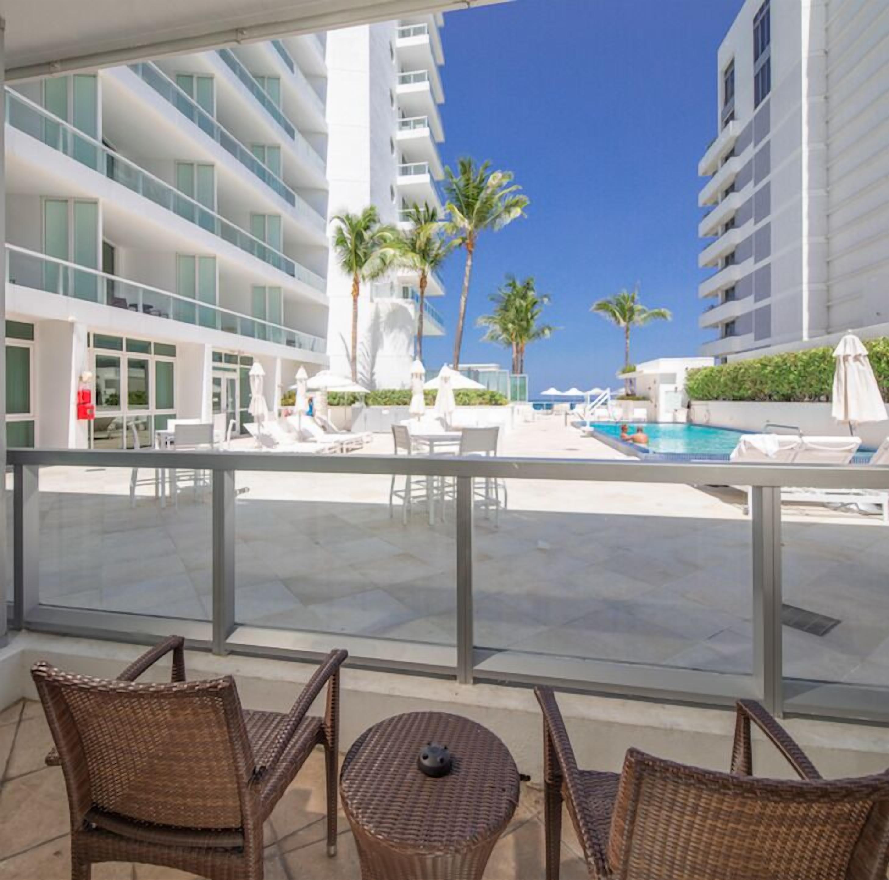 deluxe studio suite | balcony