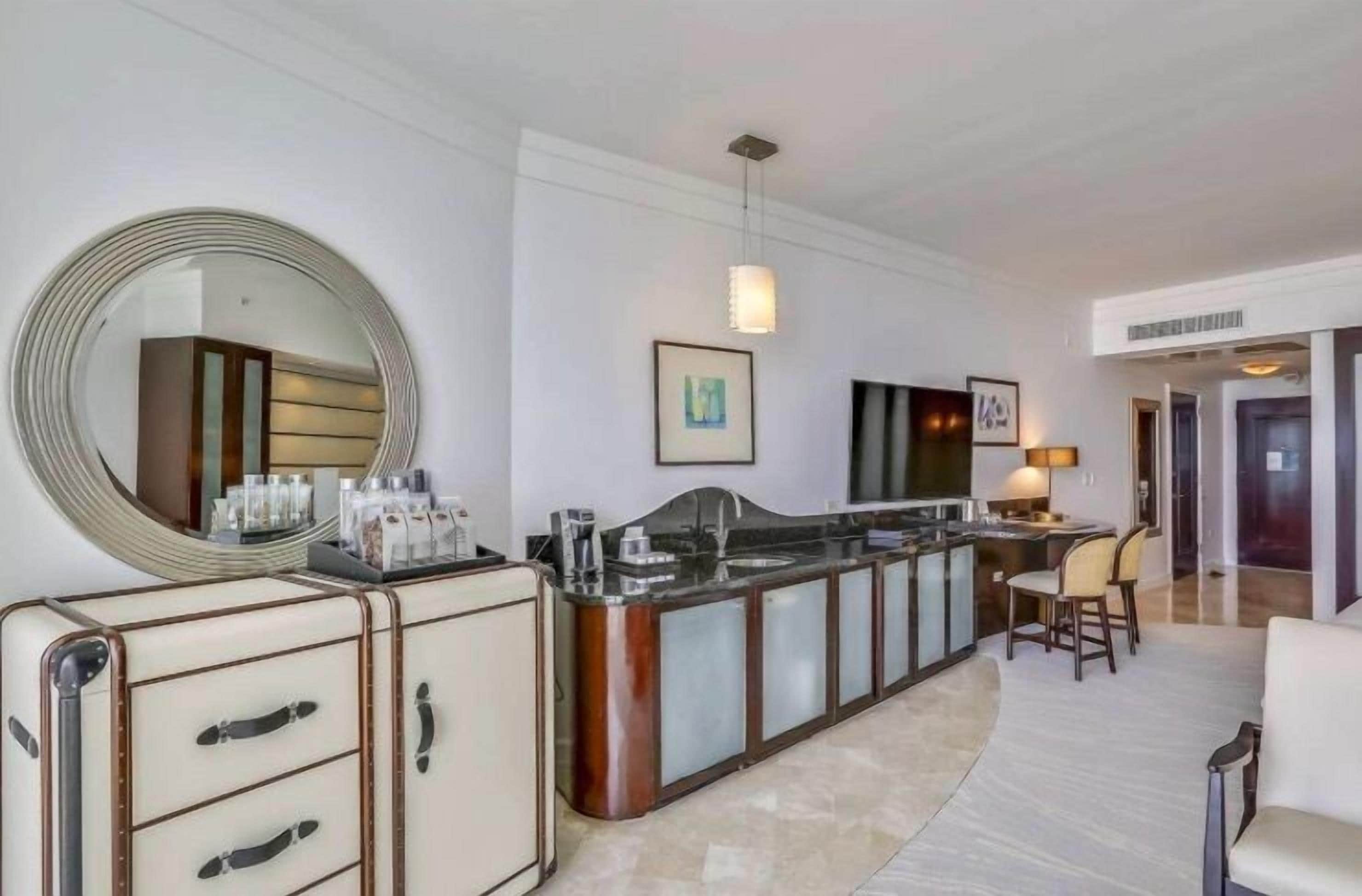 studio suite | in-room safe, blackout curtains, iron/ironing board, free wifi