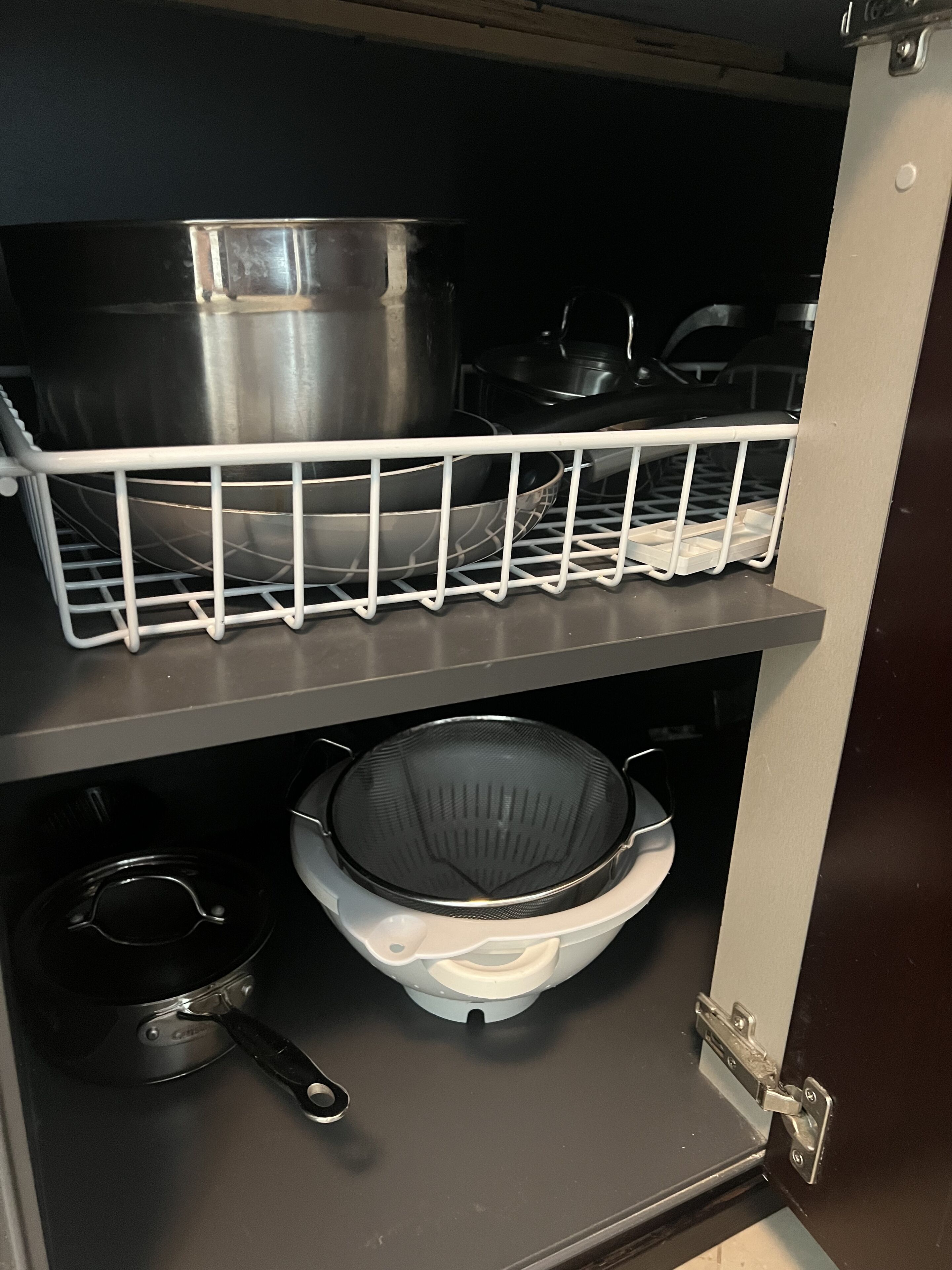 quadruple room | private kitchen | microwave, toaster, cookware/dishes/utensils, freezer