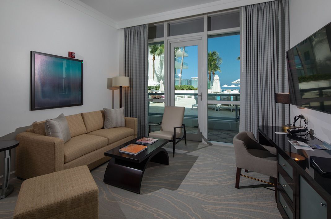 quadruple room | living room