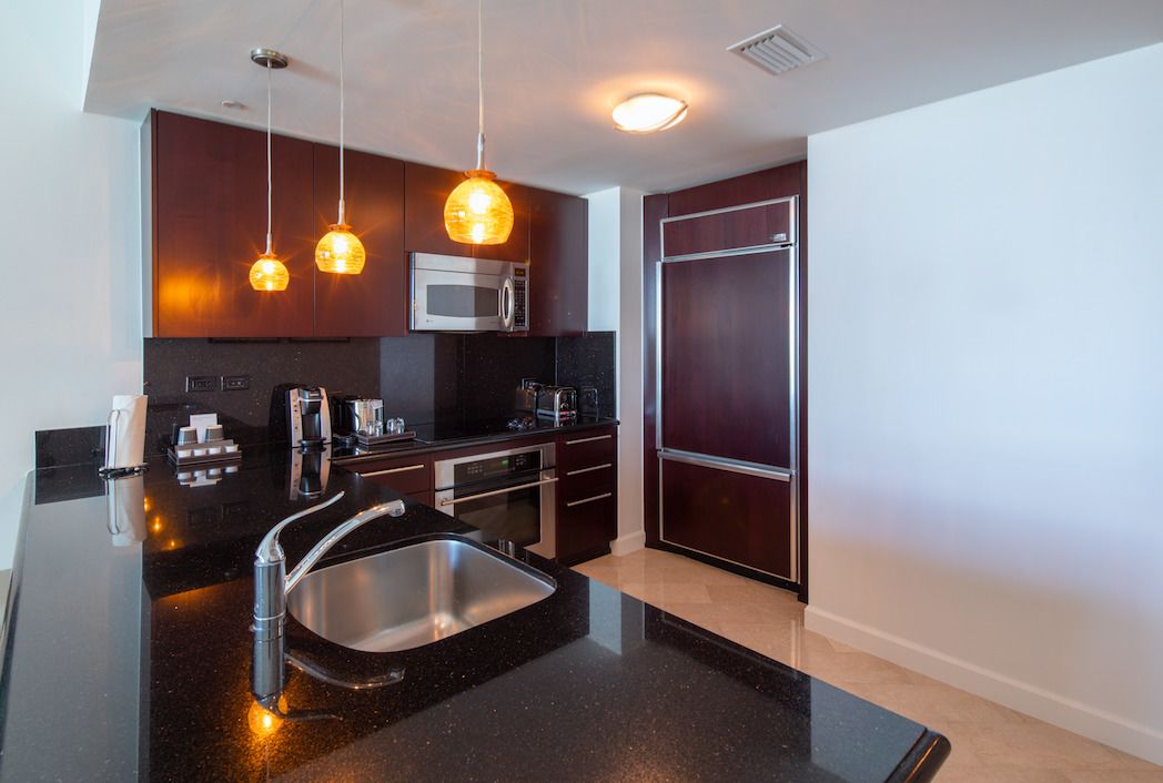 quadruple room | private kitchen | microwave, toaster, cookware/dishes/utensils, freezer