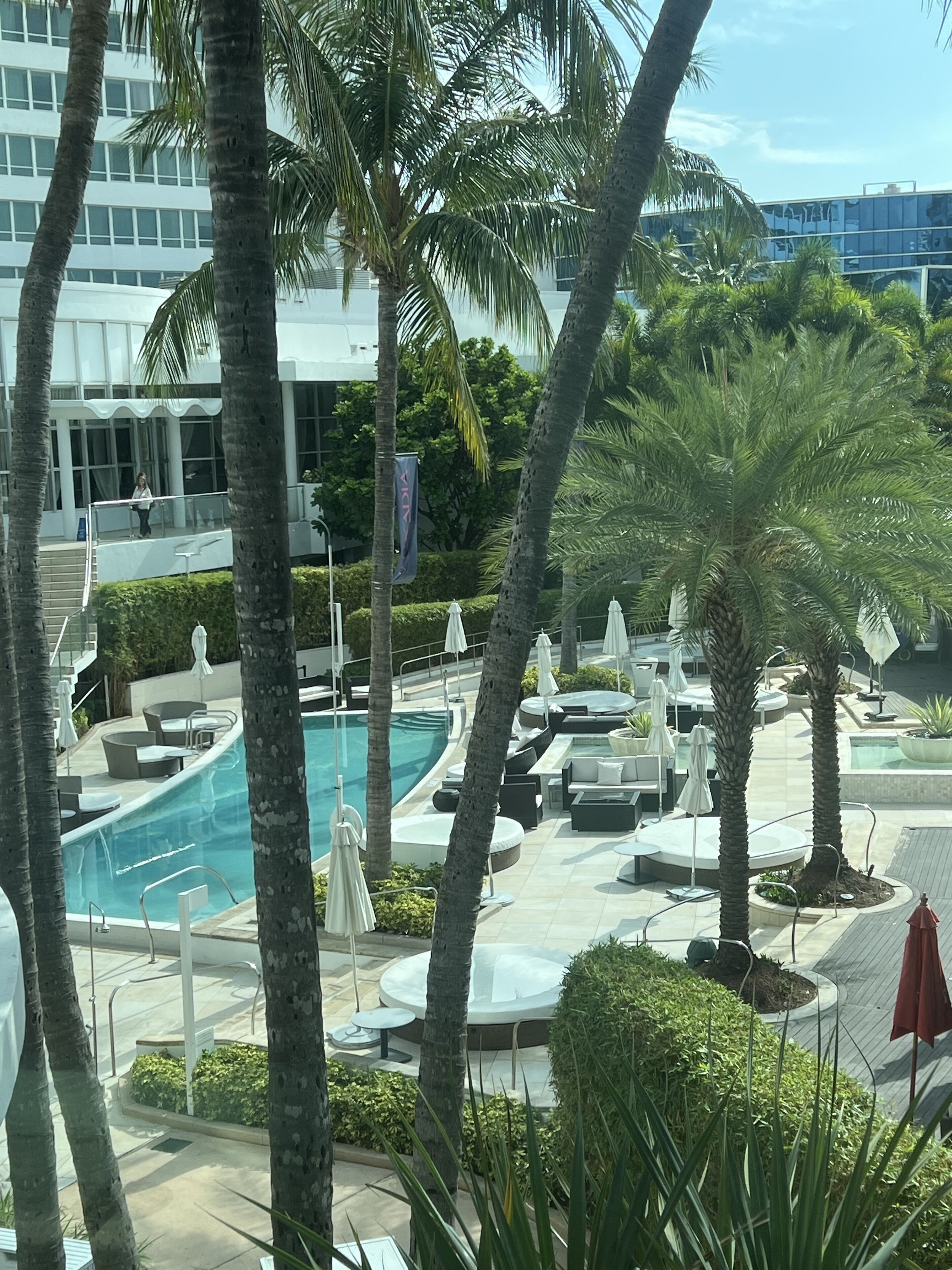 3 outdoor pools, pool umbrellas, pool loungers