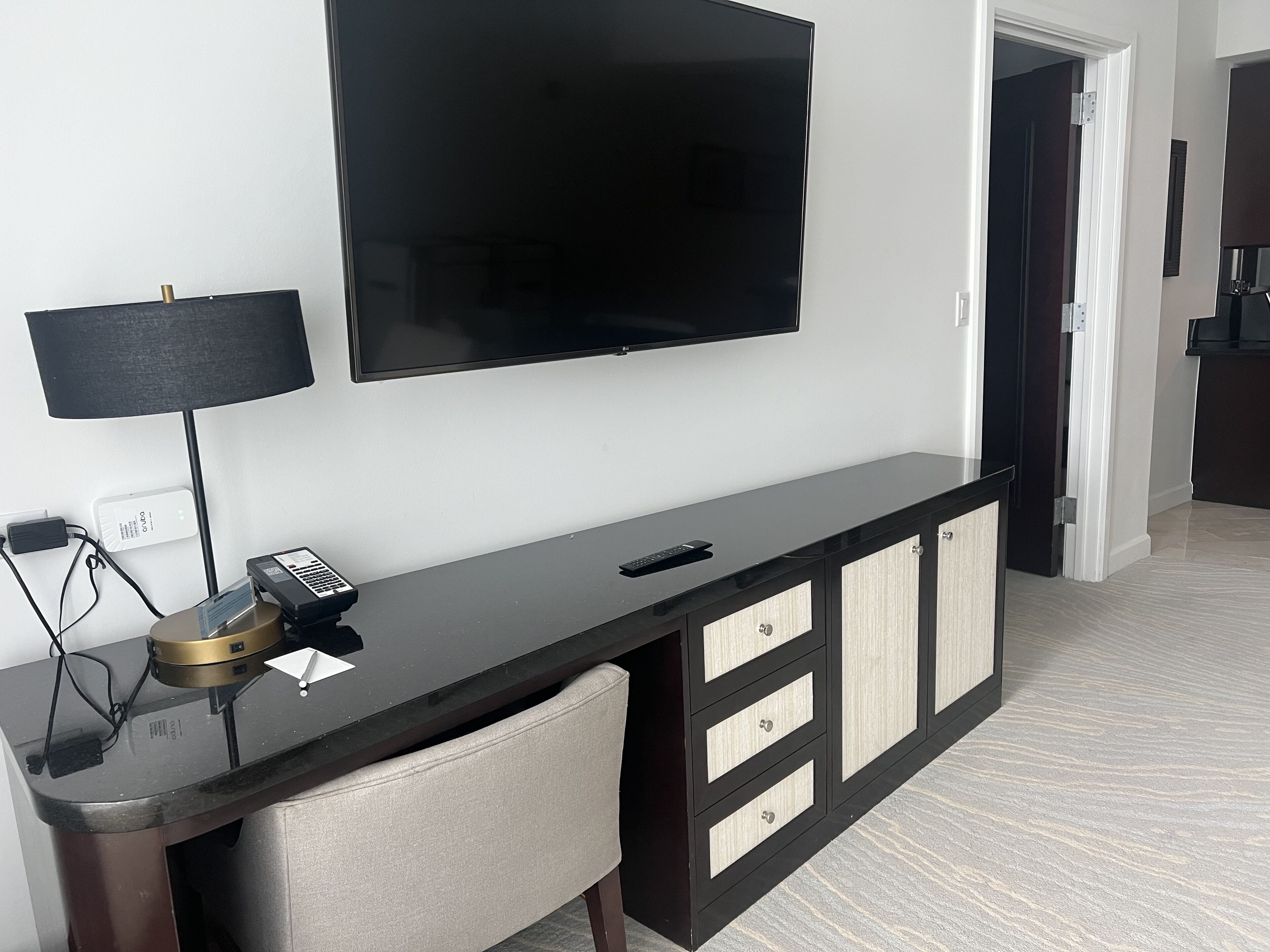 quadruple room | living area