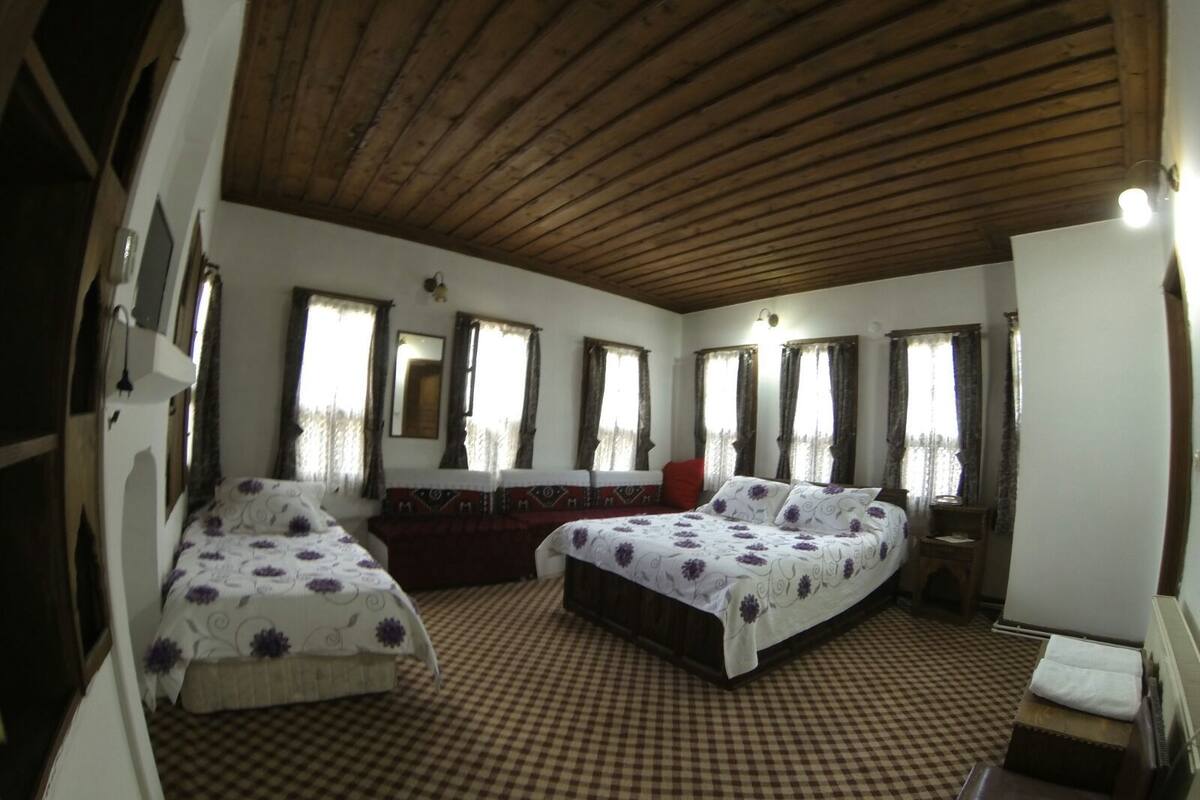 Habitación familiar | Escritorio, camas extra y wifi gratis