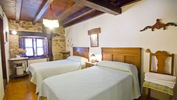 4 bedrooms, in-room safe, iron/ironing board, WiFi