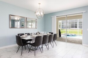 House | In-room dining