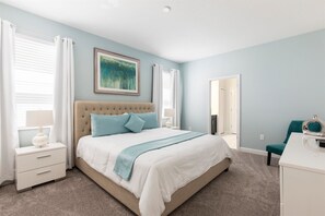 House | 8 bedrooms, desk, free WiFi