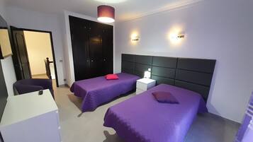 4 quartos, ferros/tábuas de passar roupa, Wi-Fi