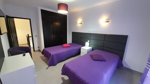 4 quartos, ferros/tábuas de passar roupa, Wi-Fi