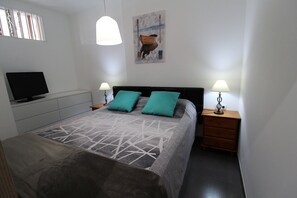 In-room safe, iron/ironing board, travel cot, free WiFi