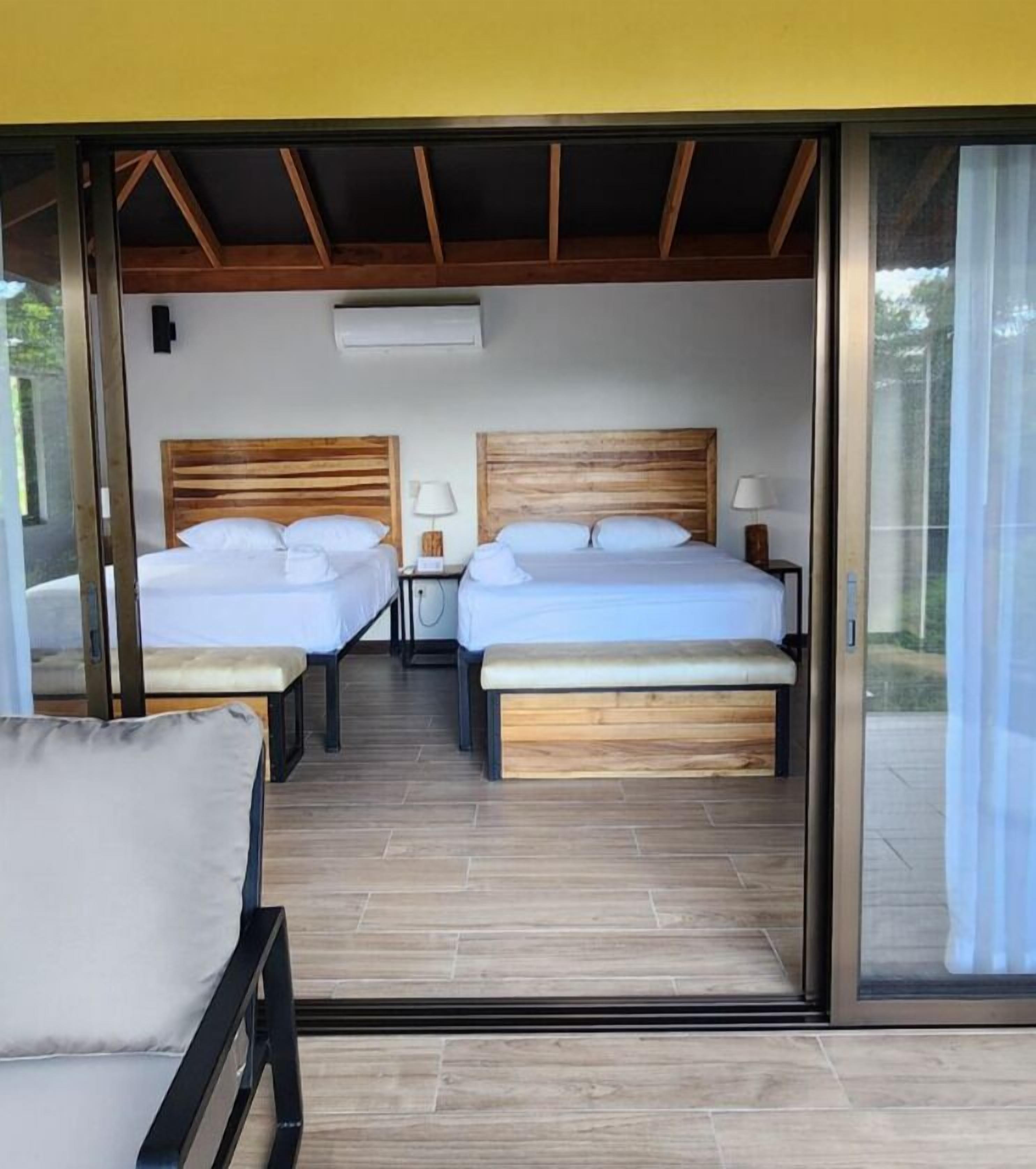 1 chambre, literie hypoallergénique, surmatelas, minibar