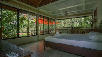 Bungalow Deluxe - 1 kingsize-säng (Corteza) | 1 sovrum, allergitestade sängkläder, bäddmadrasser och minibar