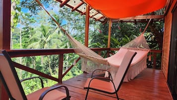 1 bedroom, hypo-allergenic bedding, pillow-top beds, minibar