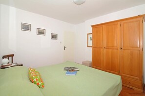 1 bedroom, iron/ironing board, free WiFi, bed sheets - Vicina Summer Apartments - One Bedroom Apartment with Terrace and Side Sea View - Marija Ana (Dubrovnik)